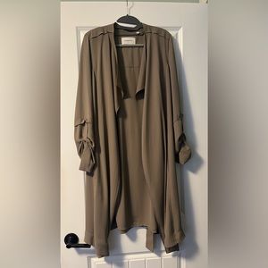 Babaton Kahlo Robe - Satin Trench Jacket